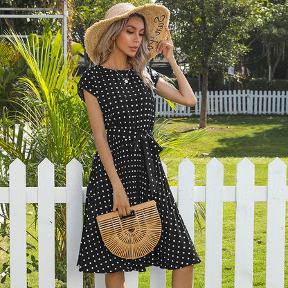 Vestido de verano de lunares y manga corta para mujer